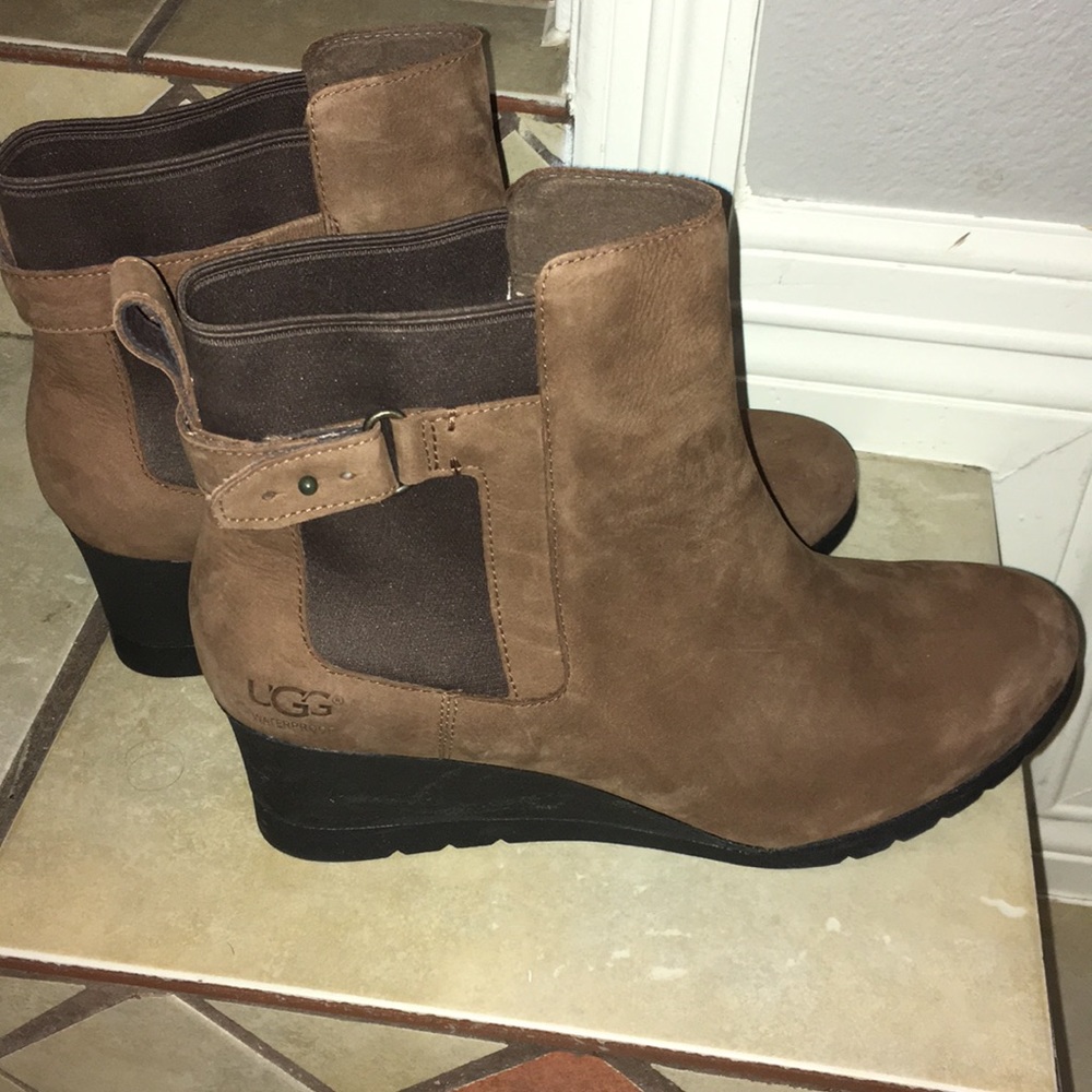 UGG  boots 👢brand new